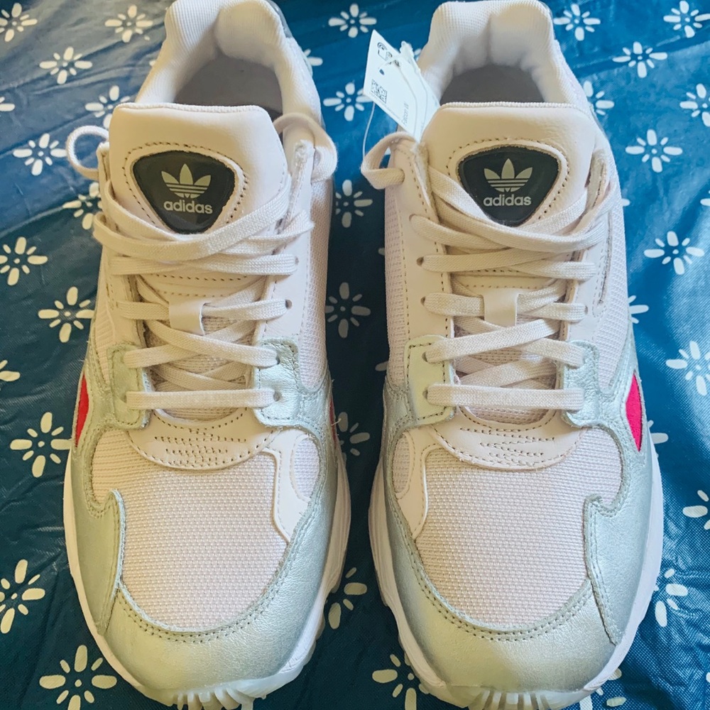 NEW! Adidas Falcon women sneakers size 7.5 NEW!